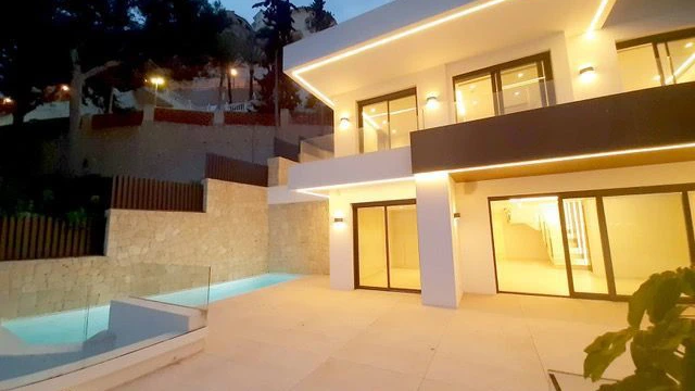 Шикарный дуплексный дом возле моря