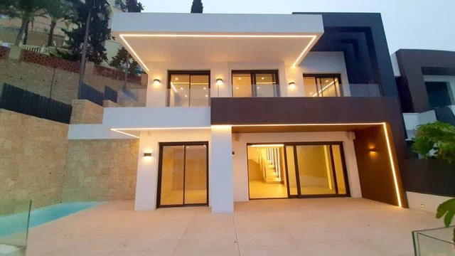 Шикарный дуплексный дом возле моря