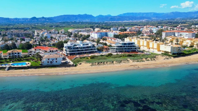 Апартаменты с тремя спальнями с видом на море в Dénia