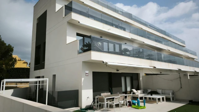 Квартира с отличными видами в городе Финестрат