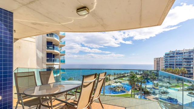 Элитная квартира с панорамным видом на море в Sea Senses