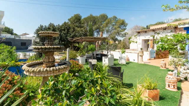 Вилла с большим участком в городе Торревьеха