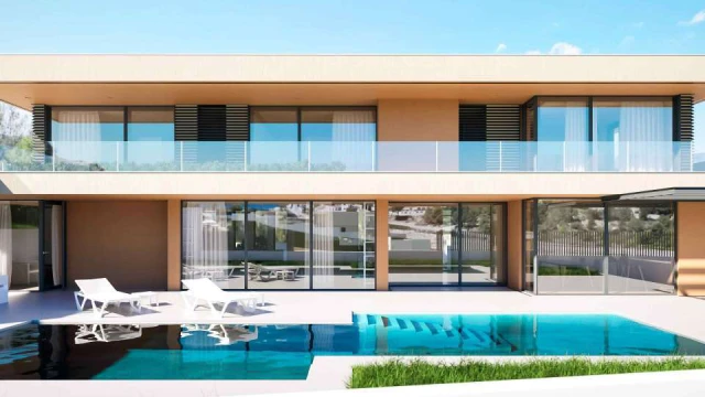 Шикарная вилла у моря в городе в Moraira