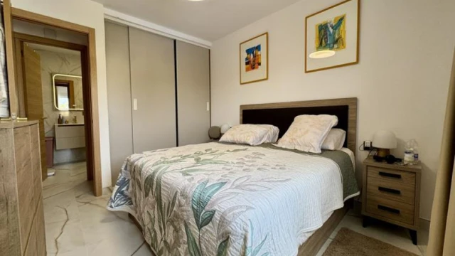 Роскошные апартаменты на берегу моря на продажу в Эль Альбире