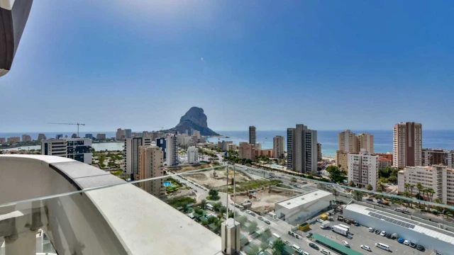 Luxurious penthouse with its own pool in Calpe