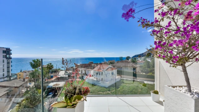 Великолепная квартира с видом на море в Кальпе