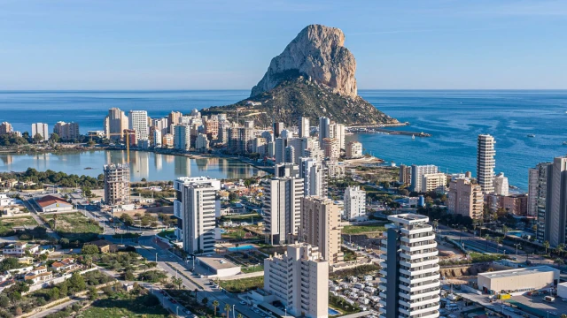 Шикарные апартаменты с видом на море в городе Кальпе