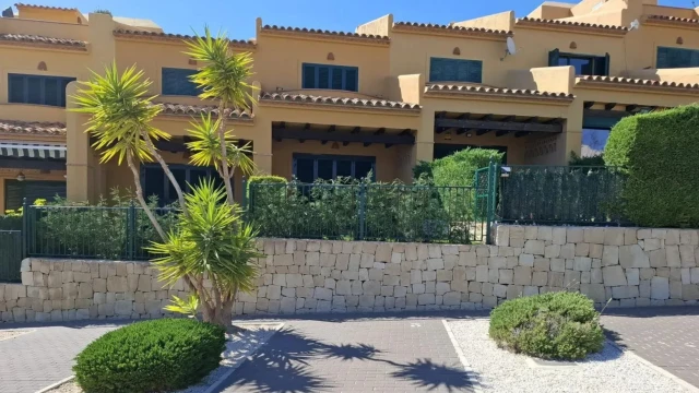 Таунхаус в El Pinar, Sierra Cortina Resort