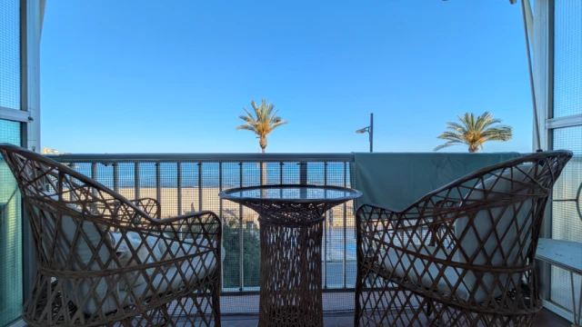 Квартира с огромным потенциалом — идеальный вариант для тех, кто ищет жильё на первой береговой линии