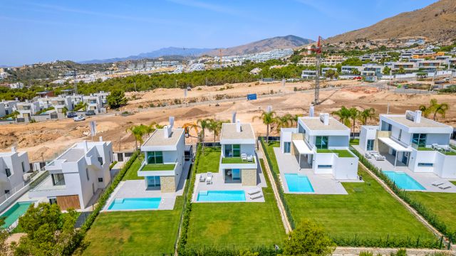 Эксклюзивная Вилла в Sierra Cortina Resort с видом на море