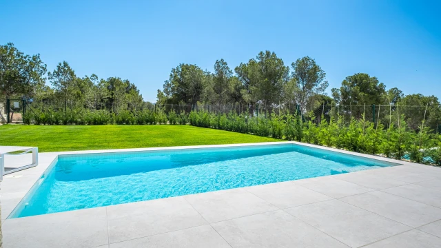 Роскошная вилла в Sierra Cortina Resort с видом на море