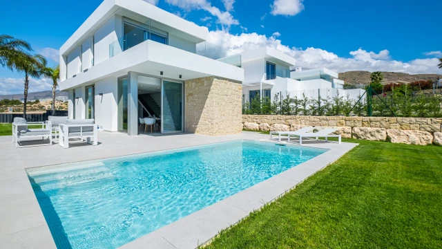 Роскошная вилла в Sierra Cortina Resort с видом на море