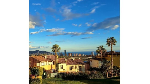 Уникальный таунхаус в Golf Bahía, Sierra Cortina