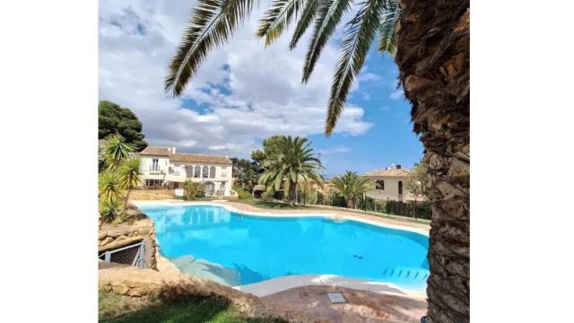 Уникальный таунхаус в Golf Bahía, Sierra Cortina