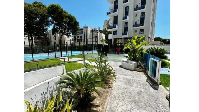 Апартаменты у моря с двумя спальнями в городе Аликанте