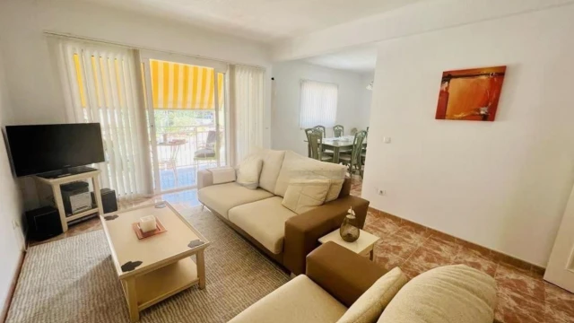 Уютная двухкомнатная квартира у моря