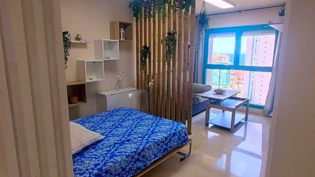 Студия с видом на море в городе Бенидорм