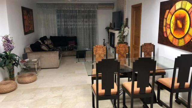 Отличная квартира с четырьмя спальнями у моря