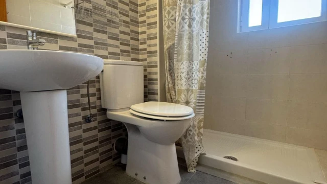 Светлые апартаменты с видом на море в Бенидорме