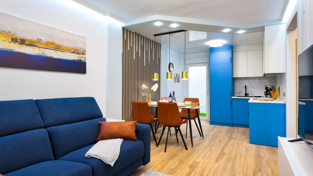 Šiuolaikiškas atnaujintas bungalas su kiemeliu ir baseinu Torrevjechoje