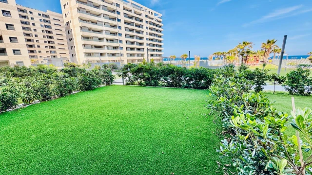 Эксклюзивная квартира на первой линии в Пунта Прима