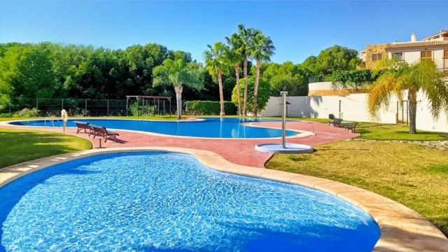 Квартира с просторной террасой и видом в районе Golf Bahía, Финестрат