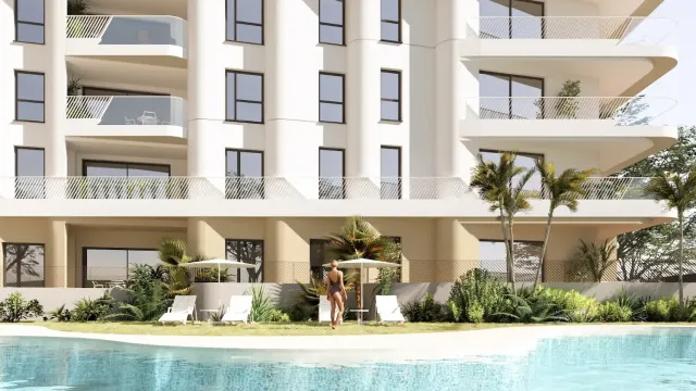 Новые апартаменты на первой линии моря в городе Вильяхойоса