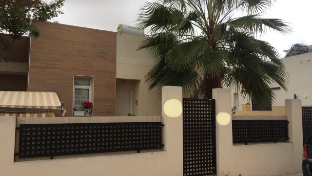 Уютный дом с садом в Ciudad Quesada