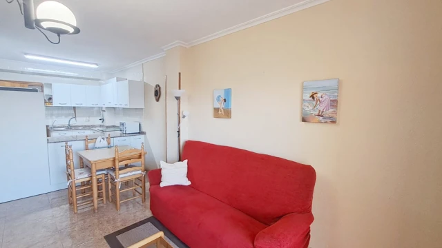 Светлая квартира в 300 метрах от пляжа