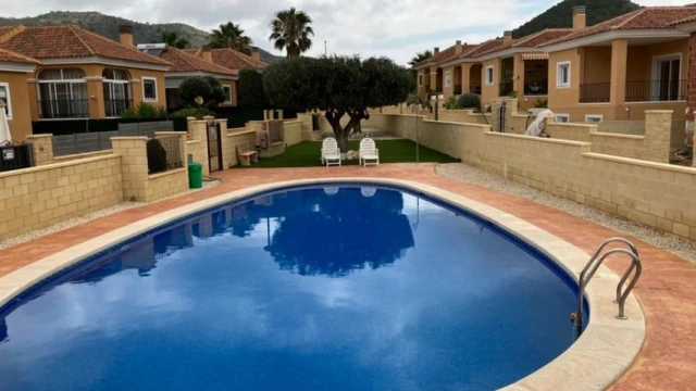 Эксклюзивная вилла новостройки с общими зонами и бассейном