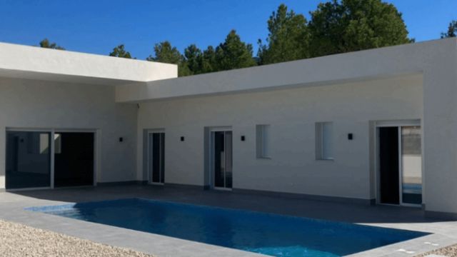 Вилла с частным бассейном и уникальным дизайном