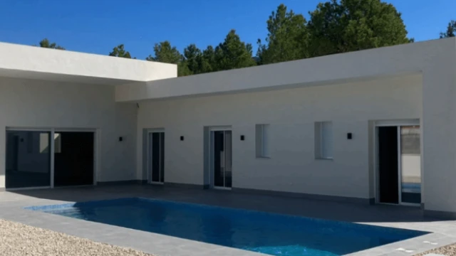 Вилла с частным бассейном и уникальным дизайном