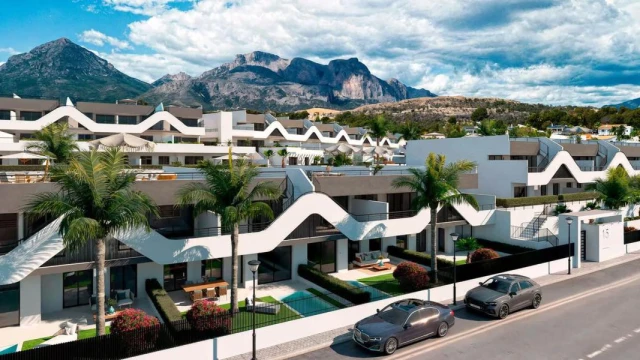 Проживите средиземноморскую сущность в Альфас-дель-Пи