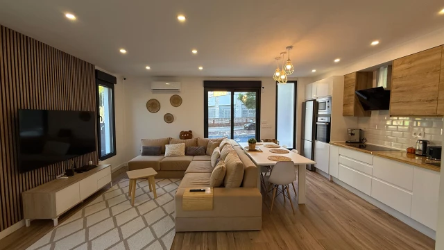 Современный таунхаус в Бенидорме  всего 1 км до моря