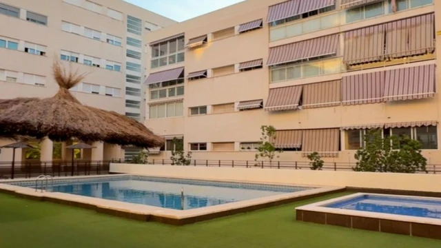 Просторная квартира с бассейном и парковкой