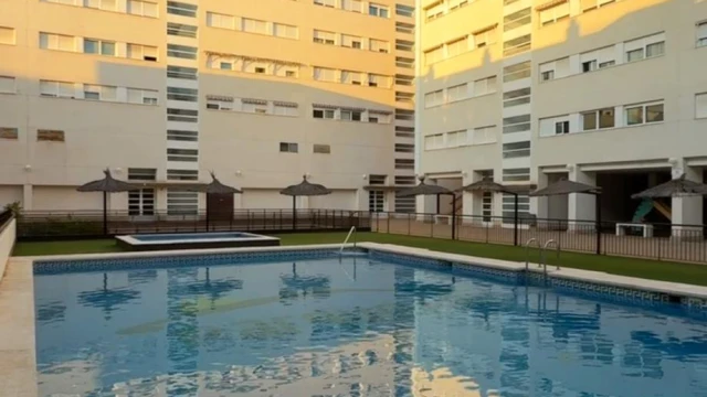 Просторная квартира с бассейном и парковкой