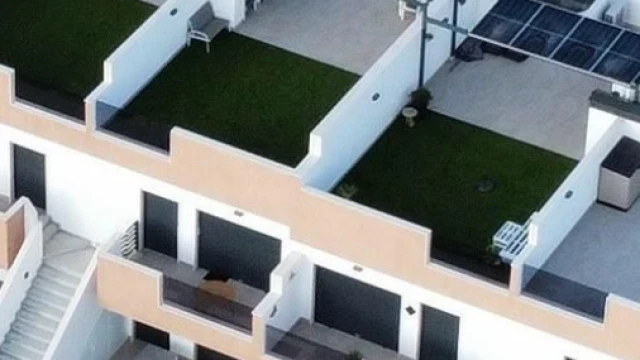 Bungalows modernos con piscina en Pilar de la Horadada, Alicante