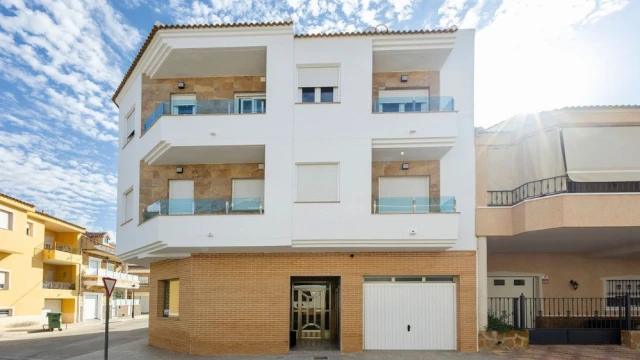 Недвижимость новой постройки в Хакарилья, Аликанте: 2 спальни, 63 м², современный дизайн, качественные материалы, идеальное расположение.