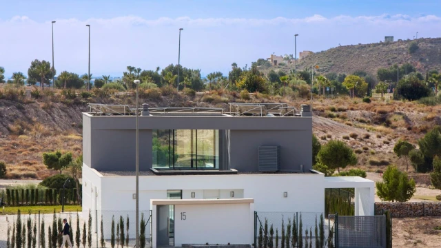 Villas de lujo en entorno de golf con vistas espectaculares - Descubre la serenidad en Murcia.