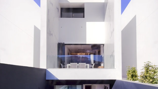 Элитные дома в Альфас-дель-Пи: новая жизнь с видом на природу.