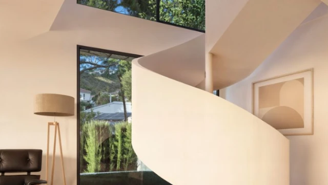 Роскошная вилла в Морайре с видом на море