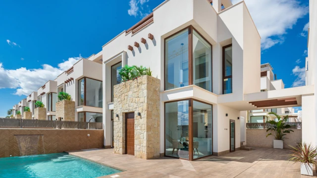 Недвижимость в Резиденсиальном комплексе Лагуна Азуль