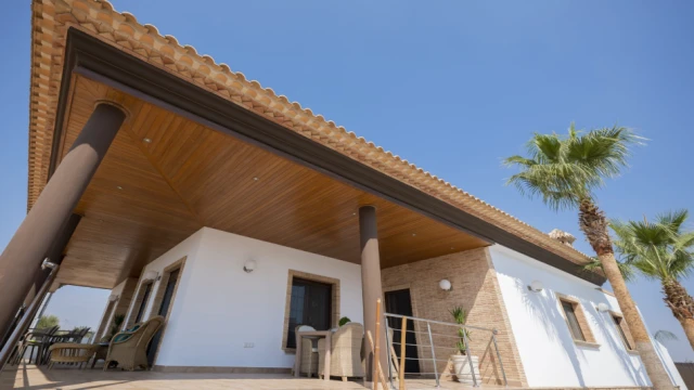 Роскошная недвижимость с собственным спа, тренажерным залом и бассейном — готова к заселению