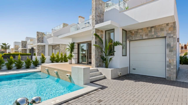 Villa de lujo a 800m del mar en Los Alcázares