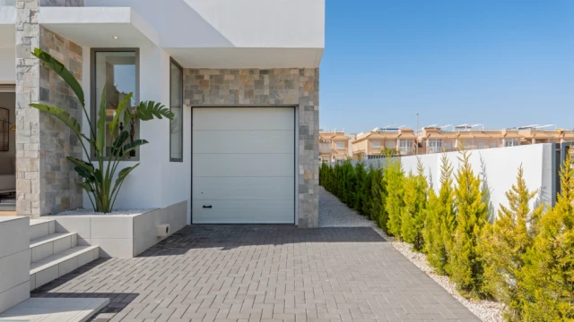 Villa de lujo a 800m del mar en Los Alcázares