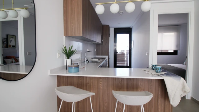 Новые дома с бассейном в Пилар-де-ла-Орадада: идеальное место у моря!