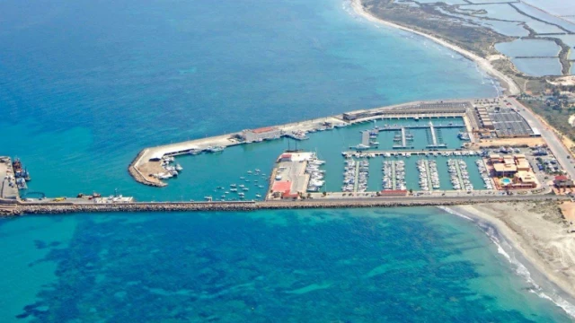 Продажа виллы с бассейном в Сан-Педро-дель-Пинатар: уют и современный дизайн.