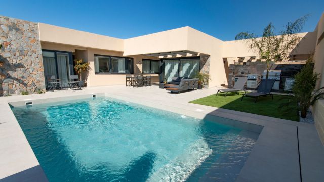 Luxury Villas in Exclusive Murcia: Design, Comfort, and Views