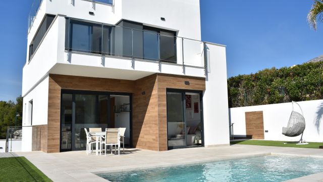 Элитное жилье в живописном районе с бассейном и садом: идеальная жизнь в La Nucia