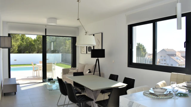 Элитное жилье в живописном районе с бассейном и садом: идеальная жизнь в La Nucia